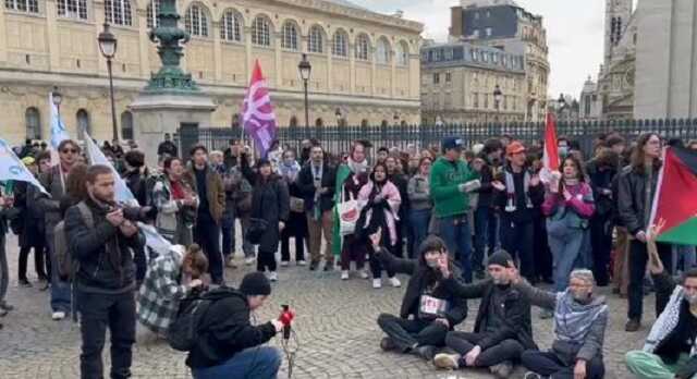 В Париже разогнали пропалестинский протест студентов