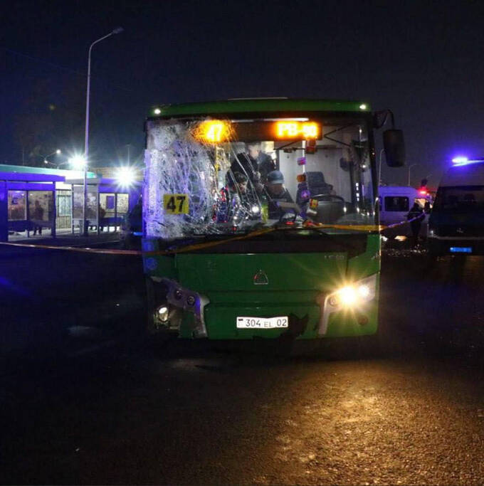 В Алматы произошла авария с избиением водителя