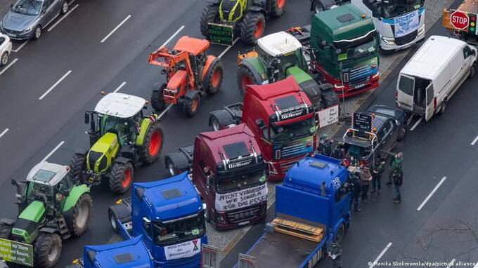 Субсидии долой: протестующие фермеры собрались у Бранденбургских ворот