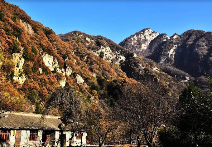 Китайская компания перенесла офис в горы, чтобы заставить сотрудников уволиться rxidteiqeqihhkrt