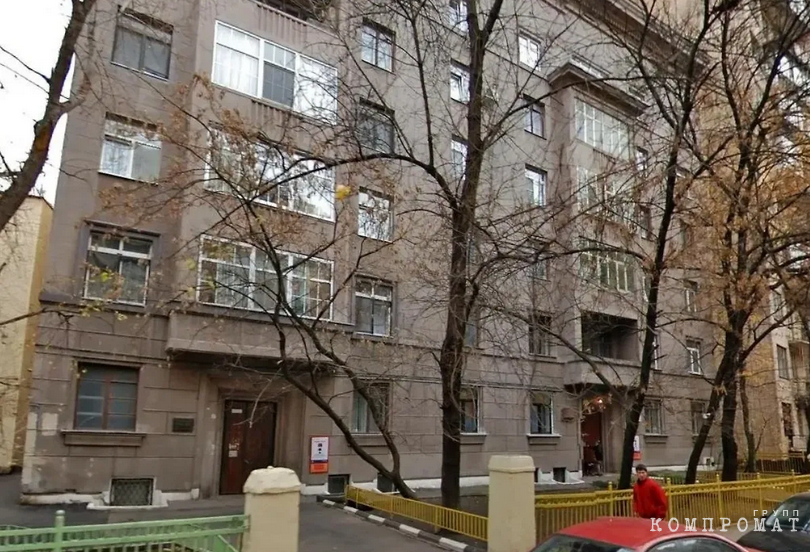 Дом в Спиридоньевском переулке, где жил Юрий Соломин с семьёй